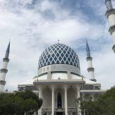 The blue mosque is a great place to learn and understand about the islamic religion. Sultan Salahuddin Abdul Aziz Shah Mosque Shah Alam Tripadvisor