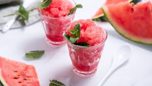 Auch sie kommt ohne eismaschine und mit nur zwei zutaten aus. Sommer Rezepte Cool Down 5 Leckere Und Kalorienarme Trend Rezepte Mit Wassermelone Bunte De