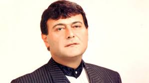 Fantezi müzik yorumcusu ve bestecisi olan ömer danış, müzikle 1980 yılında elâzığ'da tanıştı. Ferdi Ozbegen Kimdir Nereli Nerede Ve Nasil Oldu Kac Yasinda Vefat Etti