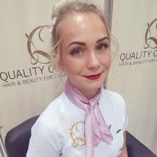 Herzlich willkommen. Ich bin Celina Nufer, die neue Mitarbeiterin im  Q-Quality Coiffure Ich suche Modelle für: -Damen Haarschnitte -Colorationen  -Highlights -Balayage Meldet euch gerne telefonisch bei Q- Quality Coiffure  0526250390