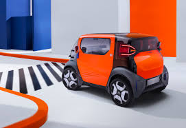 Le modèle mesure 2,41 l'ami est une voiture électrique équipée d'un petit moteur électrique et d'une batterie de 5,5 kwh qui offre une autonomie de 70 km avec une seule. Geneve Citroen Presentera L Ami One Un Concept Sans Permis