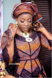 Model robe pagne africain robe africaine stylée robe africaine en dentelle mode masculine africaine couture africaine femme mode africaine robe longue robes à imprimés africains. Pin By Santa Amadou On Mode African Fashion Skirts Latest African Fashion Dresses African Fashion Women