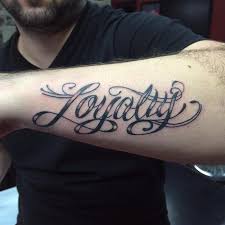 55 Schone Loyalitat Tattoo Designs Und Bedeutungen Courage Honor 2018