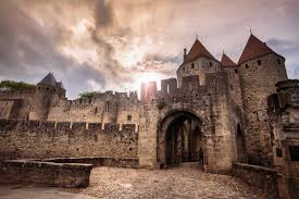 Carcassone was the seat of power of the counts of carcassonne, and then of the famous trencavel family in the 12th century. Chateau Et Remparts De La Cite De Carcassonne Les Sites Pays Cathare