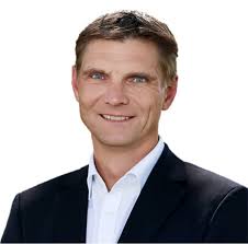 Elon Musk's Visionary Leadership at Tesla Leads to Success but Poor  Decisions Almost Lead to His Downfall