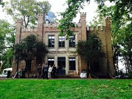 Das zweigeschossige herrenhaus mitten im naturschutzgebiet pulheims bietet mit 350m² nutzfläche ausreichend raum für unvergessliche feiern. Hochzeit Koln Hochzeitslocation Koln Heiraten In Koln Rittergut Orr