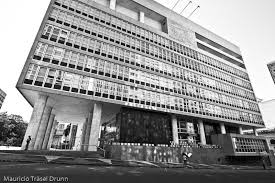 It was created by raúl rodrigues lima and inaugurated in 1961, holds porto's appeal court and it is a kind of modernism informal museum, with sculptures and paintings by portuguese artists. Palacio Da Justica Porto Alegre Mapio Net