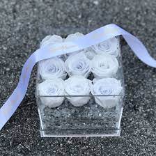 Go against the norms with our preserved flower glass domes and wow your significant other today! Everlast Signature Preserved Roses Acrylic Box Floral Passion Sg