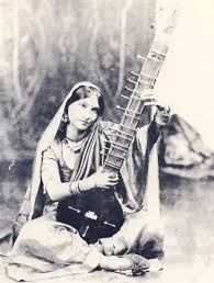 Whether you're looking to take up a new hobby and learn an instrument or you're part of a band and need to upgrade your equipment, chennai has a whole lot of stores that can help you find exactly what you're looking for. Woman Playing Sitar Beautiful Hannah Playing Sitar Vintage India Indian Classical Music Indian Musical Instruments