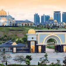 We established in 1993, crystal, glass & pewter trophy are our core business. Unique Supreme Sdn Bhd