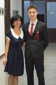 Decizia a fost luată de ministrul apărării naționale, mihai fifor, ca urmare a neocupării tuturor locurilor disponibile în sesiunea din iulie și existenței unui deficit de personal medical specializat. Doi AbsolvenÅ£i De Cnu Colegi De BancÄƒ Au Intrat Primii La Institutul Medico Militar