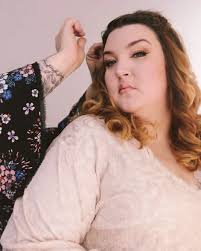 20+ Diverse Plus-Size Influencers & Bloggers Your Brand Should Work With