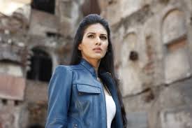 बोल्ड फोटोशूट कराया है। कवर फोटो में कंगना बिकनी पहने नजर आ रही. News On Amyra Dastur Bikini Look All Latest Updates On Amyra Dastur Bikini Look News Track Hindi Newstrack