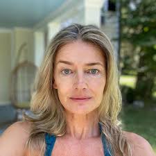 Maybe you would like to learn more about one of these? Mit 55 Paulina Porizkova Hat Unglaubliche Bauchmuskeln Promiflash De