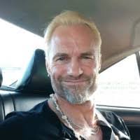 Murray Hughes's Instagram, Twitter & Facebook