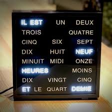 Horloge Insolite Horloge A Mots Led A 80 95 Horloge Deco Horloge Idee Deco Geek