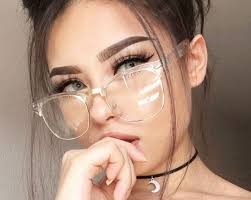 طريقة اختيار اشكال نظارات حسب شكل الوجه وحجمه وبما يناسب ملامحك مجلتك
