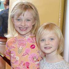 Hannah dakota fanning was born on the 23rd of february 1994, in conyers, georgia, usa, to heather joy (arrington) and steven fanning. Elle And Dakota Fanning S Pictures Together Over The Years Popsugar Celebrity