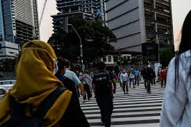 Untuk lebih memahami materi ini, silahkan simak penjelasan lebih lanjut pada tautan berikut Jangan Hanya Masyarakat Pejabat Pemerintah Juga Harus Disiplin Protokol Kesehatan Halaman All Kompas Com