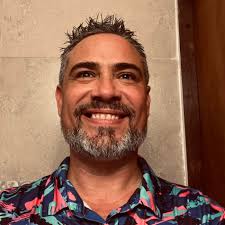 El cantante estrena álbum musical “Llegué yo”.