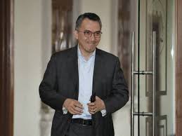 Temukan ulasan lengkapnya melalui artikel menarik dibawah ini. Ahli Lembaga Pengarah Src Lawat Sebuah Bank Di Switzerland Saksi