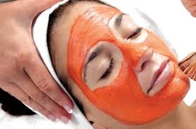 Sayuran ini dikatakan berkesan untuk mengecilkan liang roma, mengurangkan masalah hancurkan tomato segar dan sapu rata bahan tersebut pada kulit muka yang berjerawat. Rawat Wajah Dengan Tomato Harian Metro