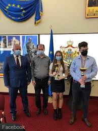 Born in 2001, deac earned his international master title in 2014 and his grandmaster title in 2016. Bogdan Daniel Deac Si Alessia Mihaela Ciolacu Au Castigat Titlurile De Campioni NaÅ£ionali La Sah Pe Anul 2021 Ct100 Ro