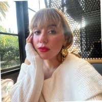 40+ perfiles de «Perla Roman»