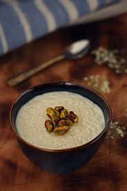 Arabic Rice Pudding Roz B Haleeb ارز بحليب In 2020 Food Rice Pudding Pudding
