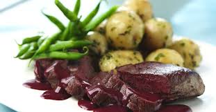 Hirsch In Weinsauce Rezept Rezepte Lebensmittel Essen Essen