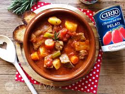 Ricette con spezzatino di manzo. Spezzatino Di Manzo In Umido Con Verdure Ricette Al Volo