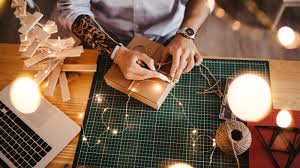Best gift ideas of 2021. The Best Gifts To Buy For Coworkers Managers And The Boss Quartz At Work