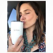 Jun 20, 2021 · while sophia bush didn't exactly give a straight answer, it seems a one tree hill revival or reunion of some sorts is possible. Pin On Women