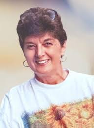 Della Welch's Instagram, Twitter & Facebook