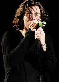 Harry styles live harry styles pictures harry edward styles rebecca ferguson simon cowell nicole scherzinger louis tomlinson. Thread By Cherrymoniica Harry Styles Prince Hair Era A Thread