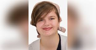 Melissa Schipper's Instagram, Twitter & Facebook