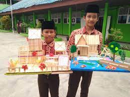 Tutorial membuat miniatur rumah dari stik es krim. Siswa Mtsn 4 Tabalong Buat Miniatur Rumah Dari Stik Es Krim