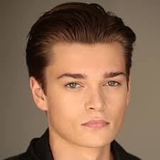 آرشیو فیلم ها و سریال های الایجا استیونسون + بیوگرافی