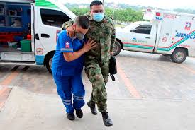 Hace pocos minutos, las autoridades confirmaron la explosión de un carro bomba en las instalaciones de la brigada 30 del ejército nacional. Myue4 Z78uybvm