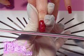 Non lucidare troppo o lo smalto gel potrebbe sollevarsi dall'unghia. Posso Limare Le Unghie Ricostruite A Casa Pics Nails