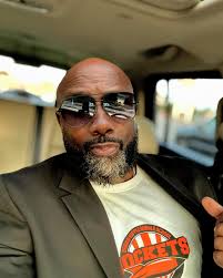 When you see me walking in your direction don't turn around & go the other  way.” Broad Ripple Middle School Rockets 🚀 #willowens #educator #model  #actor #mentor #coach #happy #blessed #indianapolis #saltandpeppergang #