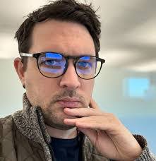 Jonathan Harrop's Instagram, Twitter & Facebook