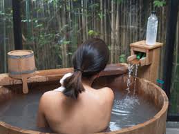 Les bain carré nordique, acheté en ligne sur notre site fou de bois sont de très bon rapport tous nos bains nordiques sont livrés entièrement assemblés et équipés. Le Bain Nordique Nouvelle Tendance Spa