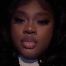 Tawanna Henderson's Instagram, Twitter & Facebook