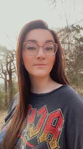 Hi all! I'm Lacey! I'm 28 From Mississippi( I sound like cornbread) And the  friendliest rust player you'll prob ever meet! My team and I are wanting to  help newbies and add