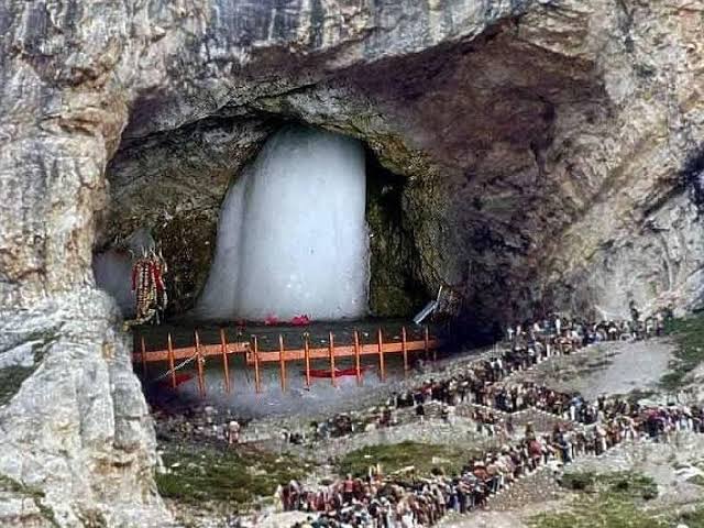 अमरनाथ यात्रा पर आतंकी हमले का साया! कश्मीर में बड़ी घुसपैठ की कोशिश, सेना  ने बढ़ाई चौकसी - Amarnath yatra 2023 indian army alert as lashkar terrorist  try to infiltrate in india