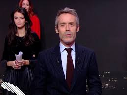 Outre julien bellver, qui tiendra pour une chronique médias, lilia hassaine rejoint l'émission, en remplacement de camille crosnier, qui avait décidé de partir pour 28 minutes (arte) cet été. Quotidien Yann Barthes Chahute Gentiment Un De Ses Chron Tele Star