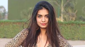 Check spelling or type a new query. Divya Agarwal Joins Priyank Sharma In Puncch Beat Iwmbuzz