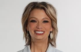 Jennifer Lackey's Instagram, Twitter & Facebook