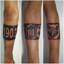 Splitted deer head with skull and living. Besiktas Kol Dovmeleri